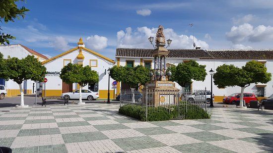 Plaza de la Virgen del Rocio