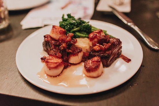 Claddagh Oyster House