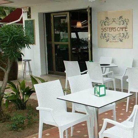 Sisters Cafe