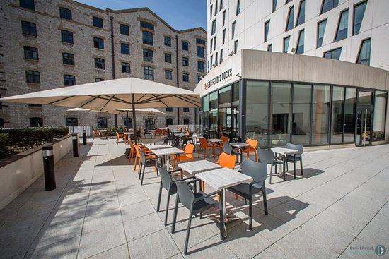 Le Buffet Des Docks By Adams