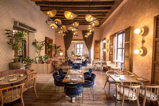 Mar Y Zielo Gastro-Bar