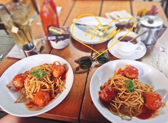 Pizza e Birra Sports Bar Paris Van Java