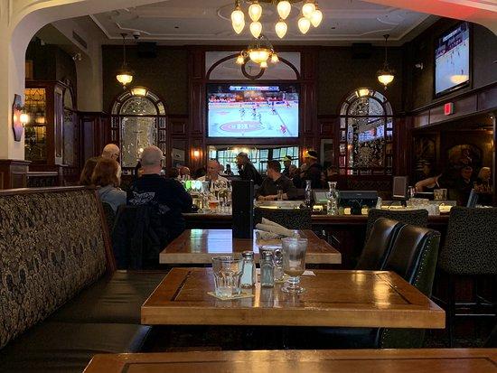 Sticky Wicket Pub & Restaurant