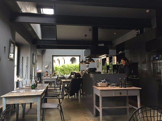 Garage Demokratisks Vīna Bars