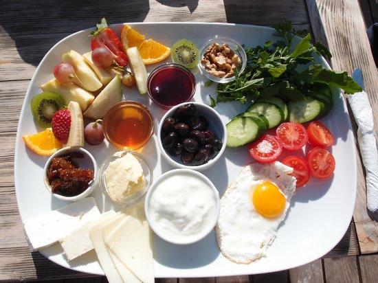 Ada Patisserie Cafe Bistro