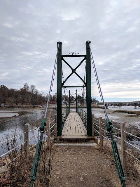 Wiggly Bridge
