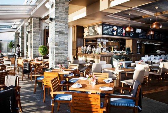 La Belle Bistro & Bakery