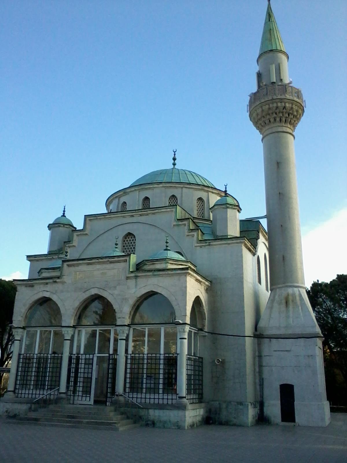 Levent Cami