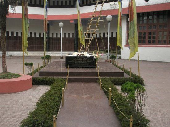 Himalayan Mountaineering Institute