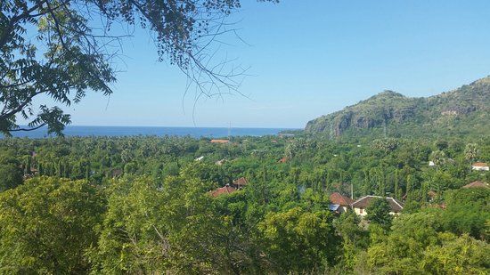 Trekking Table Stone Hill