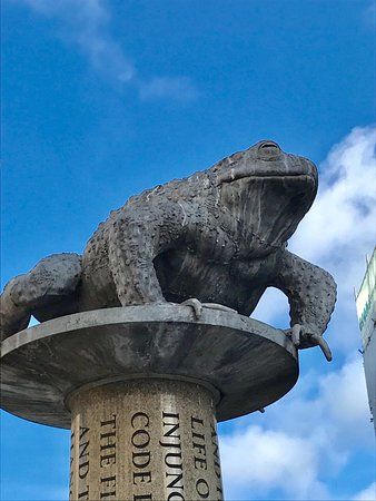 Statue of The Toad