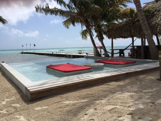 Rojo Beach Bar