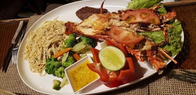 Sinatra's Restaurant and Music Lounge