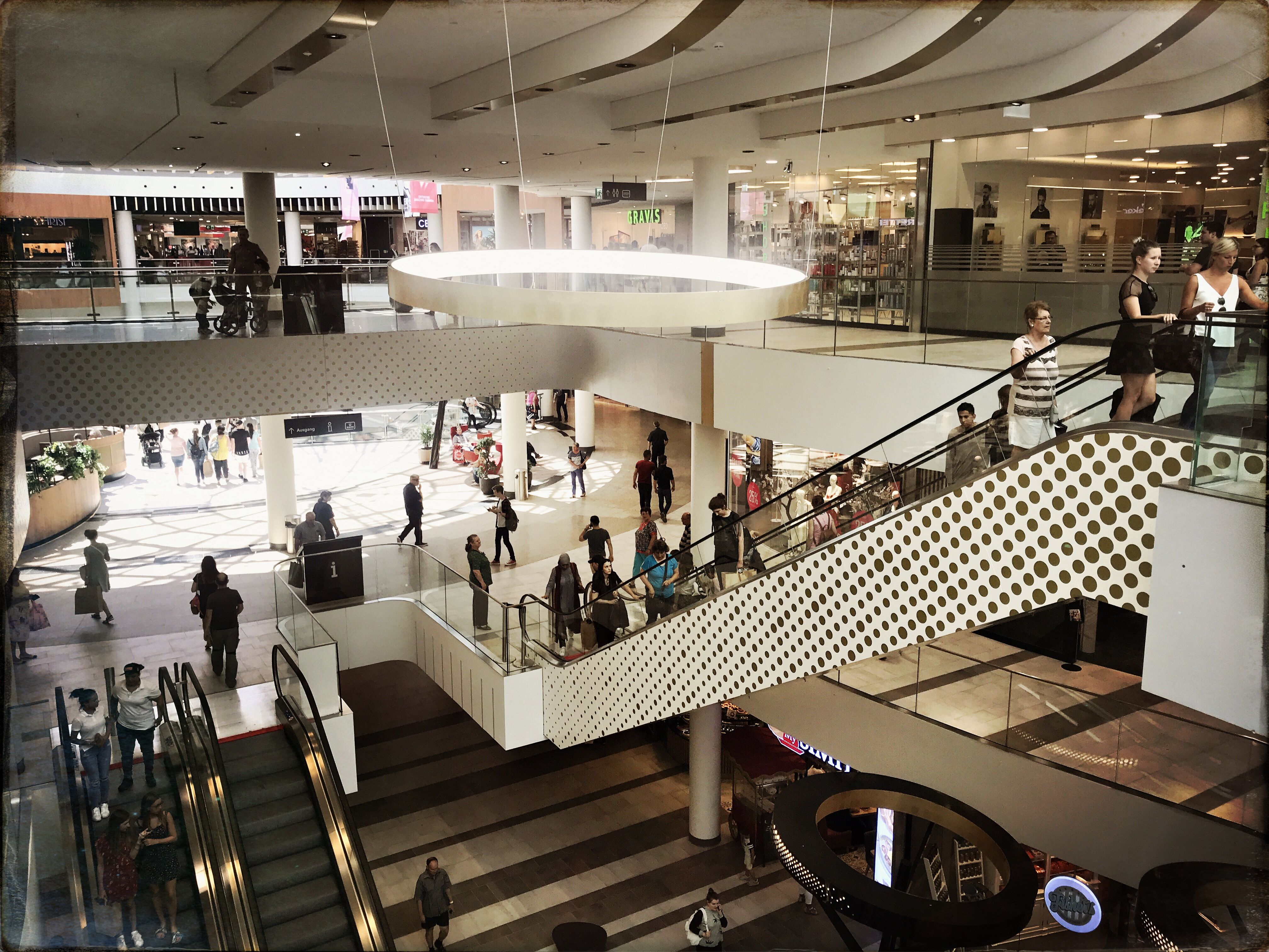 Einkaufs-Center Neuperlach