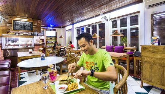 Desamuda On The Street